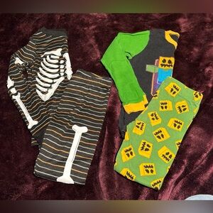 2 pajamas Halloween theme sets size 6